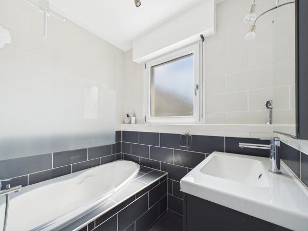 Rue de Bale - 4 pièces - 73m²- Coeur du Neudorf - Cave - Terrasse 