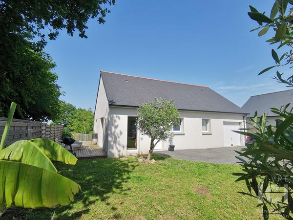 Maison meublée T3 de 71 m² - CASSON - avec jardin , garage et stationnement