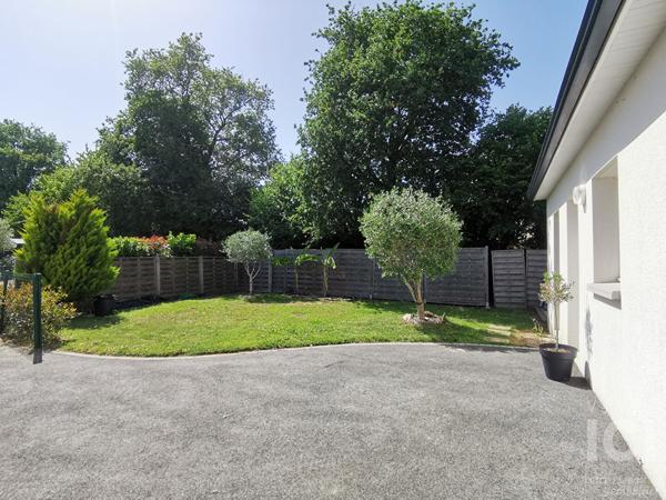 Maison meublée T3 de 71 m² - CASSON - avec jardin , garage et stationnement