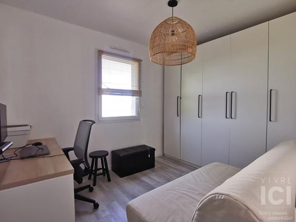 Maison meublée T3 de 71 m² - CASSON - avec jardin , garage et stationnement