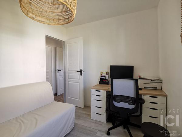 Maison meublée T3 de 71 m² - CASSON - avec jardin , garage et stationnement