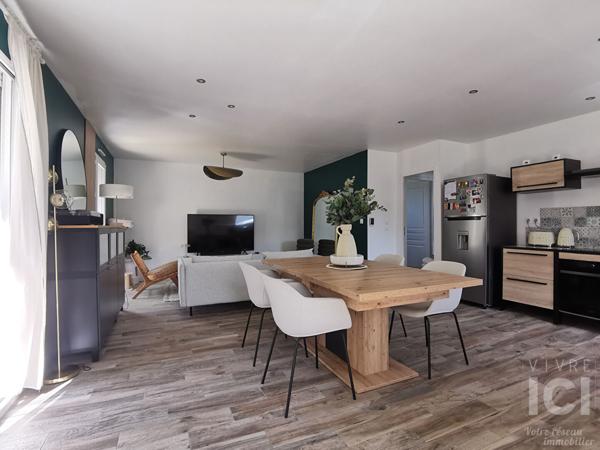 Maison meublée T3 de 71 m² - CASSON - avec jardin , garage et stationnement