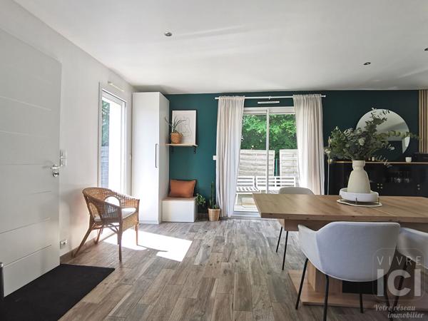 Maison meublée T3 de 71 m² - CASSON - avec jardin , garage et stationnement
