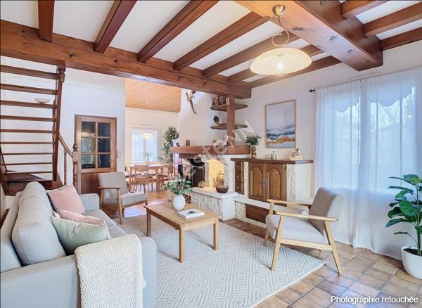 Maison Saint Andre De La Marche 6 pièce(s) 196m2