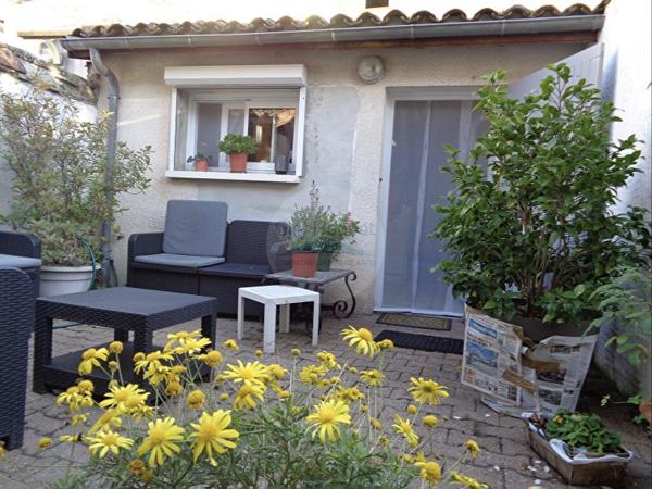 Maison de ville Marmande, 130 m2 avec cour et garage.