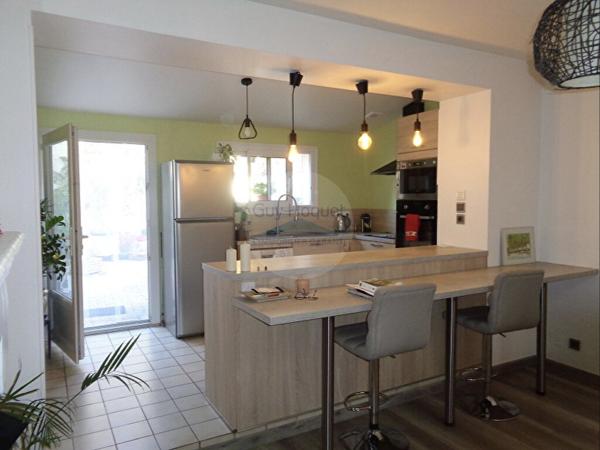 Maison de ville Marmande, 130 m2 avec cour et garage.