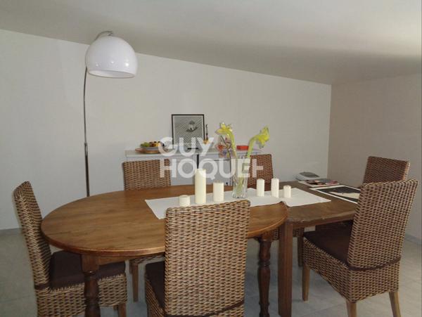 Maison de ville Marmande, 130 m2 avec cour et garage.