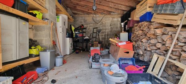 Maison 5 pièces de 89 m² habitables, sur un terrain de 416 m², située à Plougasnou.
