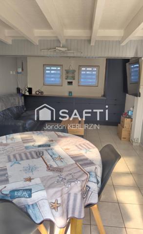 Maison 5 pièces de 75 m² habitables, sur un terrain de 416 m², située à Plougasnou.