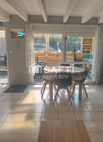 Maison 5 pièces de 75 m² habitables, sur un terrain de 416 m², située à Plougasnou.