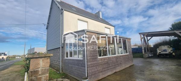 Maison 5 pièces de 75 m² habitables, sur un terrain de 416 m², située à Plougasnou.