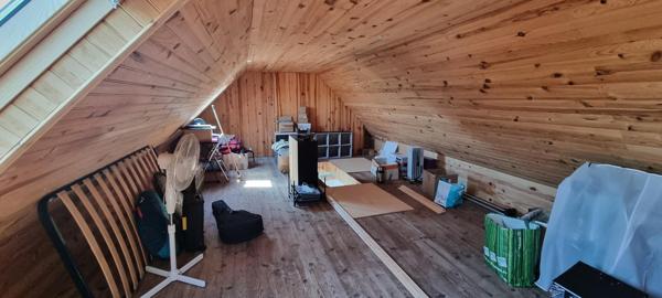 Maison 5 pièces de 89 m² habitables, sur un terrain de 416 m², située à Plougasnou.