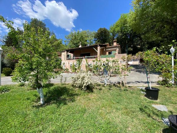 Maison à FLASSANS-SUR-ISSOLE, 83340 - 10 pièces 198m²