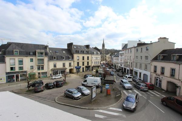 UN APPARTEMENT T3 BIS LUMINEUX EN CENTRE-VILLE DE QUIMPER. -