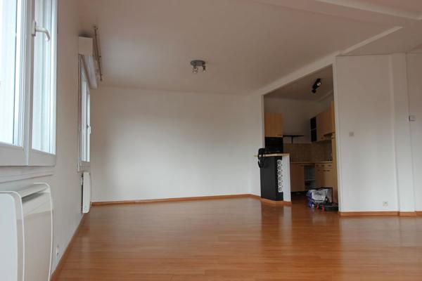 UN APPARTEMENT T3 BIS LUMINEUX EN CENTRE-VILLE DE QUIMPER. -