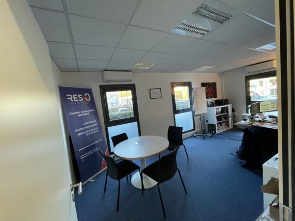 Bureaux à louer rénovés et climatisés à Saint-Herblain avec parkings