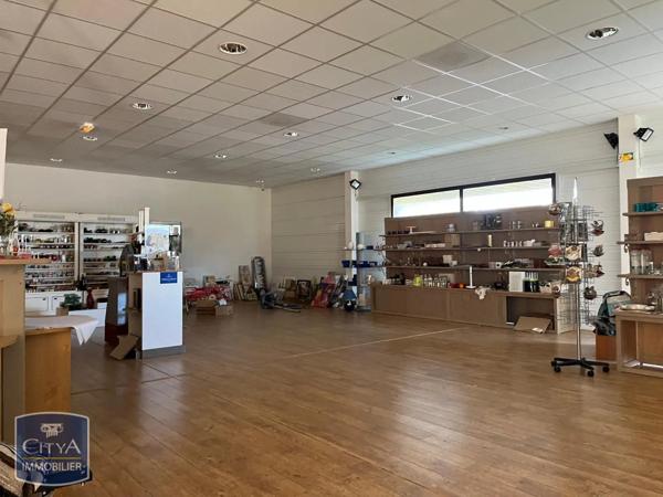 Local commercial à vendre 288m²