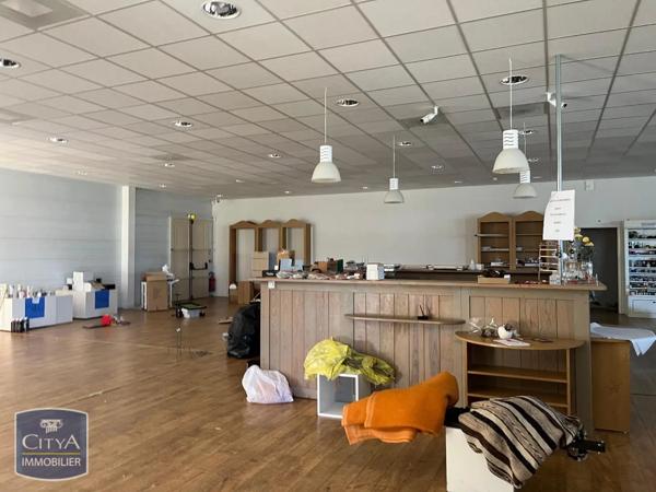 Local commercial à vendre 288m²