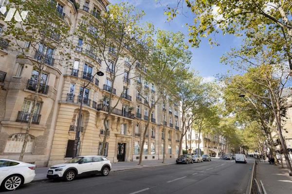 Appartement de réception 4/5 pièces avec studio Paris 7ème
