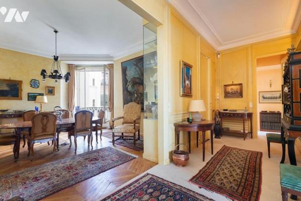 Appartement de réception 4/5 pièces avec studio Paris 7ème