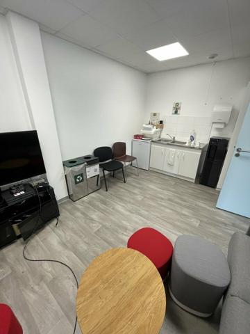 LOCATION 434m2 IMMEUBLE DE BUREAUX AVEC PARKINGS AVENUE DE LA ROCHELLE NIORT
