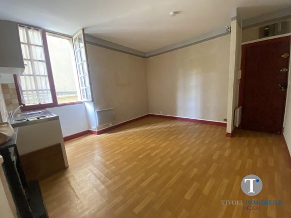 BORDEAUX- CENTRE HISTORIQUE- T2 -30 M2