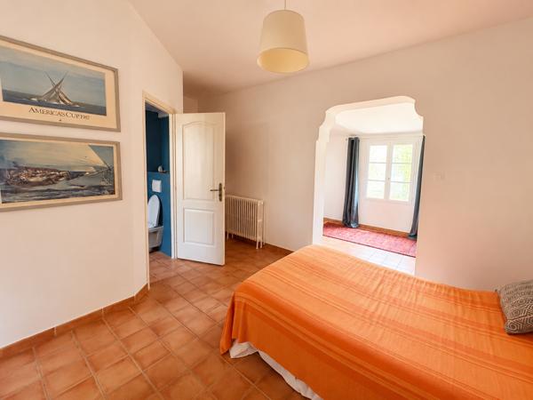 Maison
                                                                                                                                                                                                                                                                                                                        5 pièce(s)                                                                                                                                                                                                          3 chambre(s)                                                                                                                                                                                                          130  m²