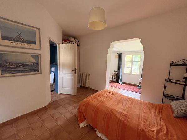 Maison
                                                                                                                                                                                                                                                                                                                        5 pièce(s)                                                                                                                                                                                                          3 chambre(s)                                                                                                                                                                                                          130  m²