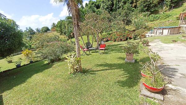 Vente / Maison et grand terrain