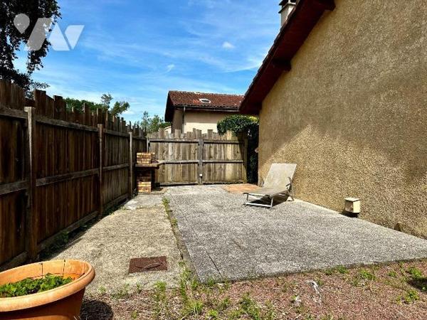 Située en plein coeur de Benesse-Maremne venez découvrir cette maison mitoyenne pleine de poten...