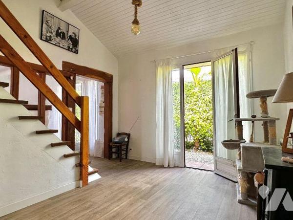 Située en plein coeur de Benesse-Maremne venez découvrir cette maison mitoyenne pleine de poten...