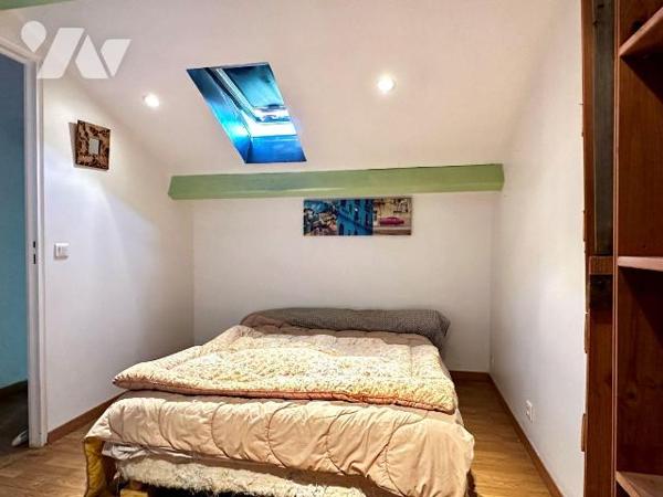 Située en plein coeur de Benesse-Maremne venez découvrir cette maison mitoyenne pleine de poten...