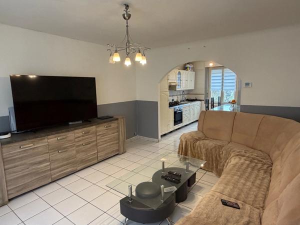 MAISON CONTEMPORAINE - 3 CHAMBRES ET UN GRAND POTENTIEL