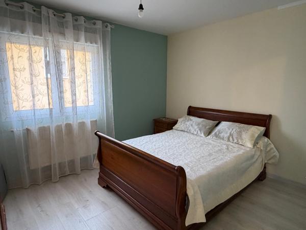 MAISON CONTEMPORAINE - 3 CHAMBRES ET UN GRAND POTENTIEL