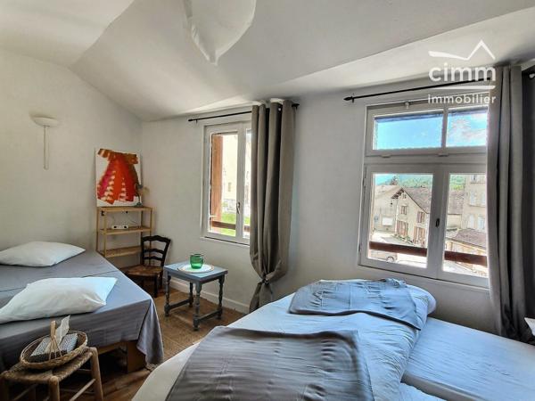 Ancien hôtel rénové en maison d’hôtes – 354 m² au cœur du Vercors