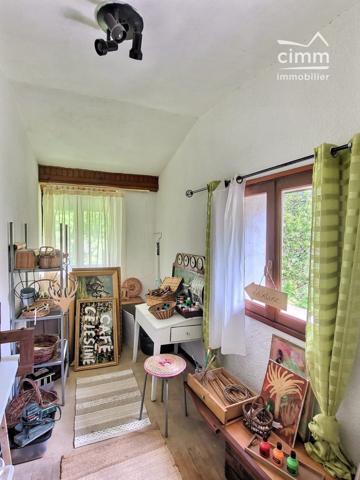 Ancien hôtel rénové en maison d’hôtes – 354 m² au cœur du Vercors