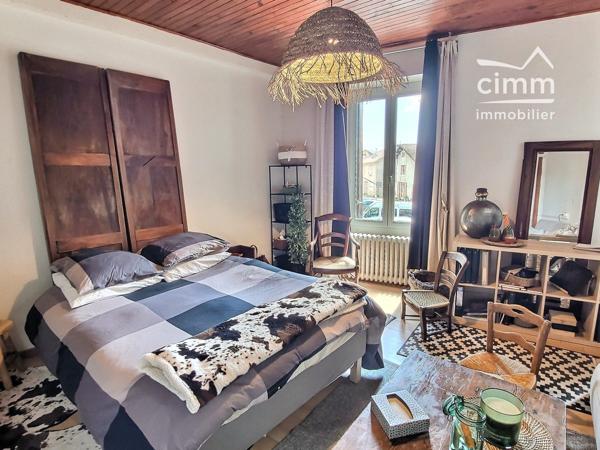 Ancien hôtel rénové en maison d’hôtes – 354 m² au cœur du Vercors