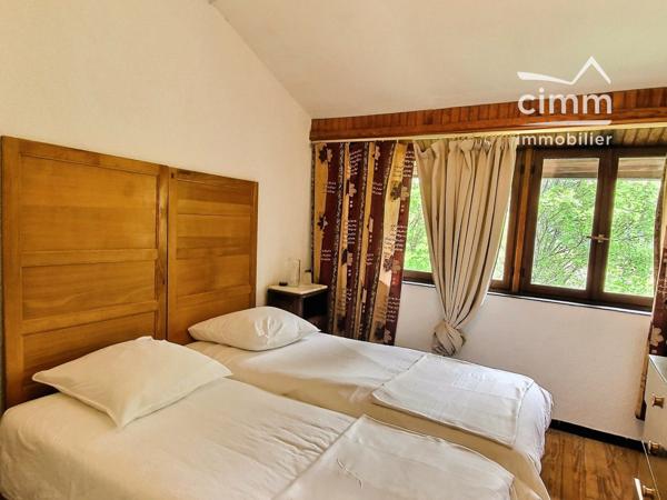 Ancien hôtel rénové en maison d’hôtes – 354 m² au cœur du Vercors