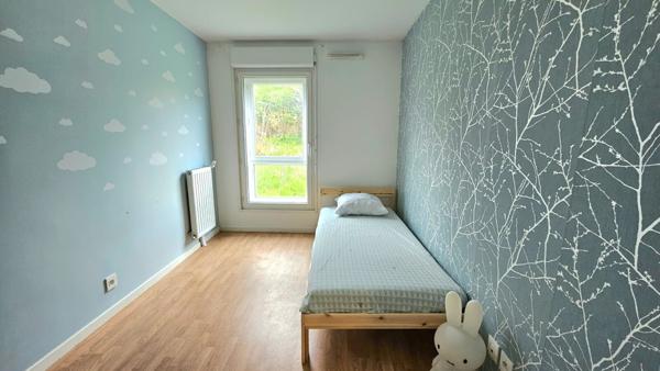 Appartement Stains 5 pièces avec 2 places de parking