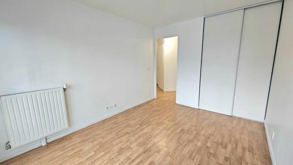 Appartement Stains 5 pièces avec 2 places de parking