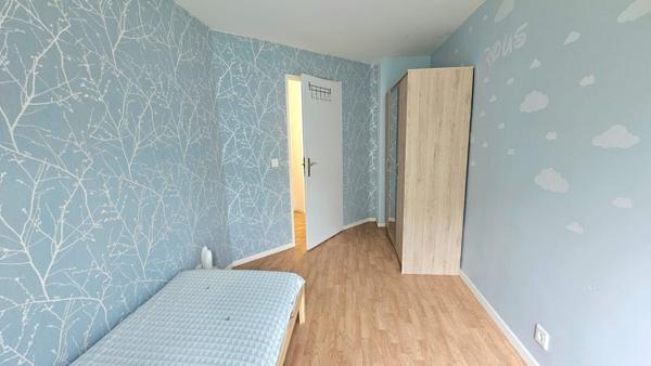 Appartement Stains 5 pièces avec 2 places de parking