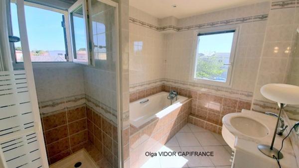 Dpt Hérault (34), à vendre LE GRAU D'AGDE maison P5 terrain 1000 m² double garage