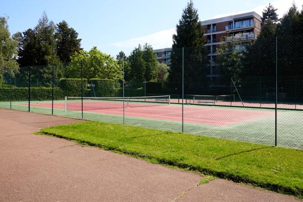 - 78350 - JOUY-EN-JOSAS - PARC DE DIANE - APPARTEMENT - 5 PIÉCES - 4 CHAMBRES - PROCHE HEC - CALME - PISCINE - PARKING - GARE