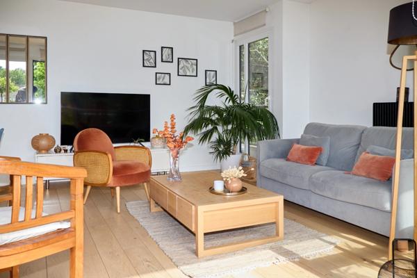 - 78350 - JOUY-EN-JOSAS - PARC DE DIANE - APPARTEMENT - 5 PIÉCES - 4 CHAMBRES - PROCHE HEC - CALME - PISCINE - PARKING - GARE