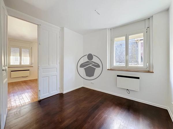Location                                                      Appartement
                        
                     2 pièces                      45 m2                     à Saint-Quentin