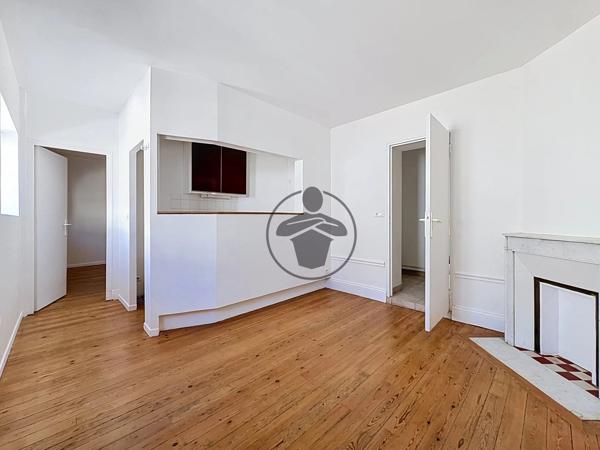 Location                                                      Appartement
                        
                     2 pièces                      45 m2                     à Saint-Quentin