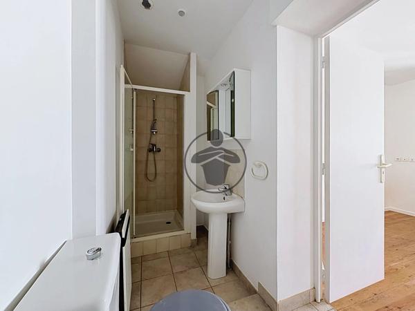 Location                                                      Appartement
                        
                     2 pièces                      45 m2                     à Saint-Quentin