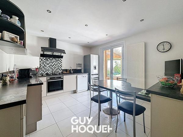 Maison La Chapelle De Guinchay 5 pièce(s) 110 m2