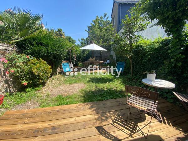 Maison
         6 pièces
        - 144 m² 515 000 € *