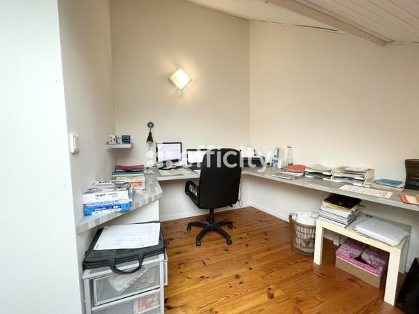 Maison
         6 pièces
        - 144 m² 515 000 € *
